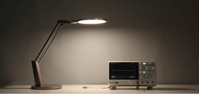 Inteligentna lampa biurkowa
